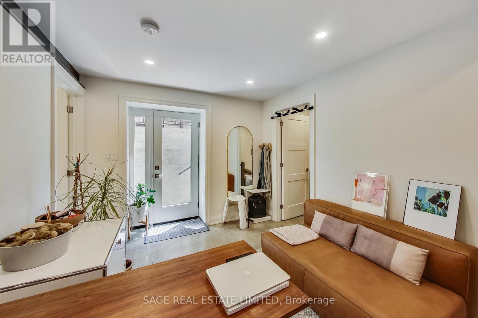 LOWER - 219 QUEBEC AVENUE, Toronto, Ontario