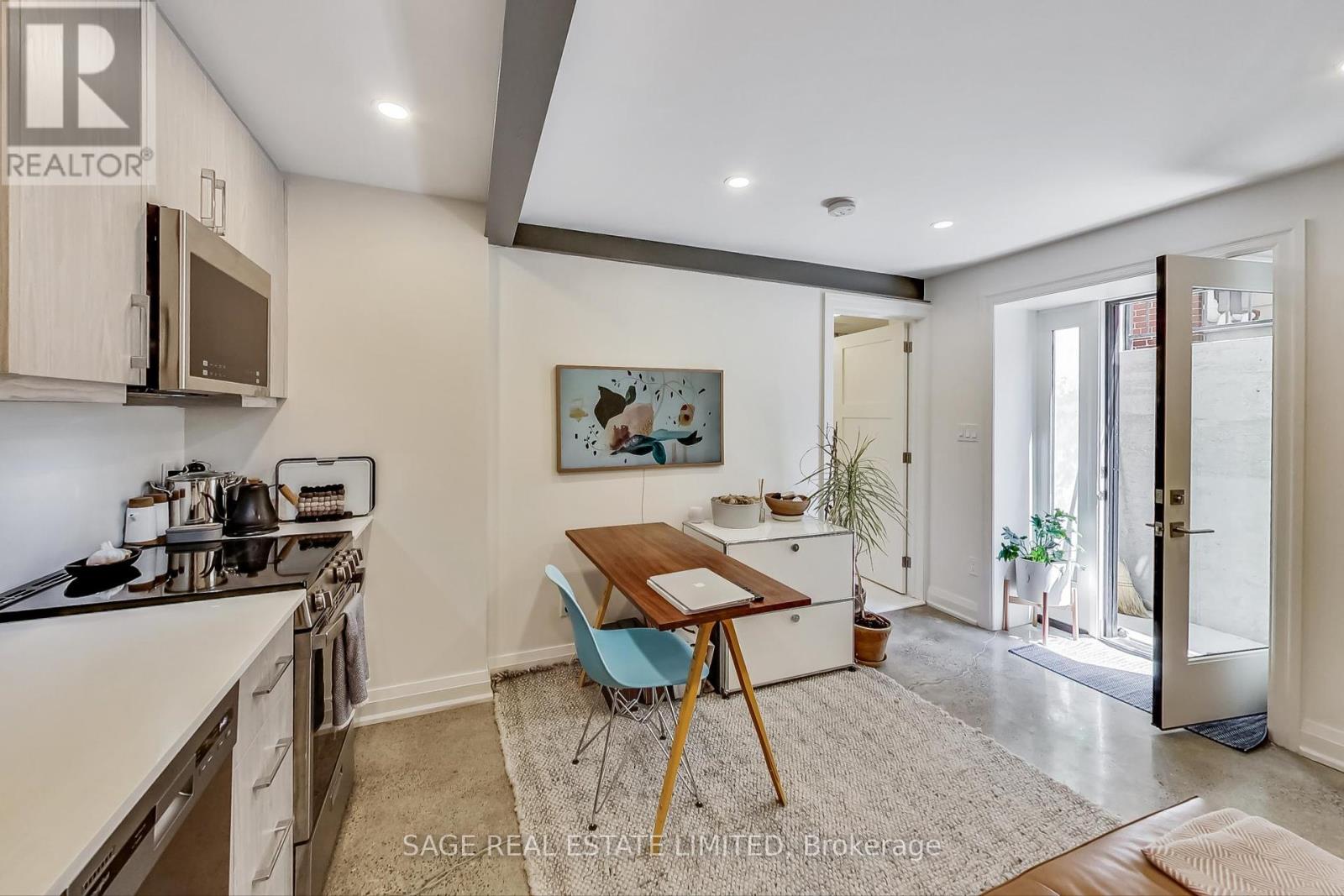Lower - 219 Quebec Avenue, Toronto, Ontario  M6P 2T9 - Photo 2 - W12454063