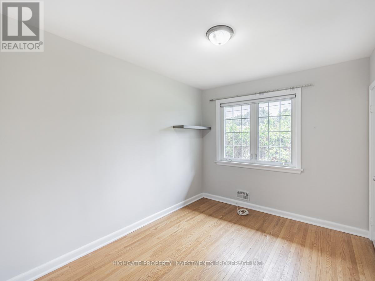 82 Ravenscrest Drive, Toronto, Ontario  M9B 5N3 - Photo 11 - W12454074