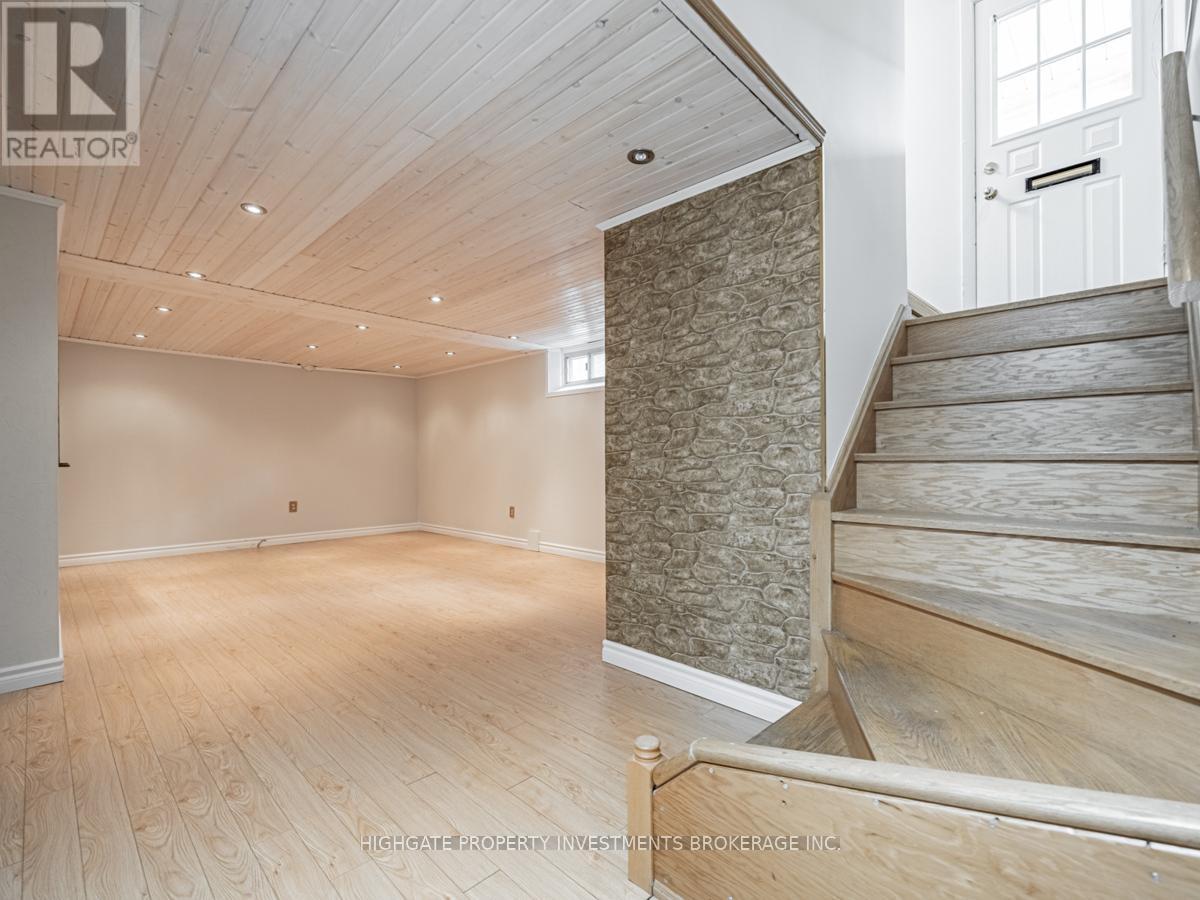 82 Ravenscrest Drive, Toronto, Ontario  M9B 5N3 - Photo 17 - W12454074