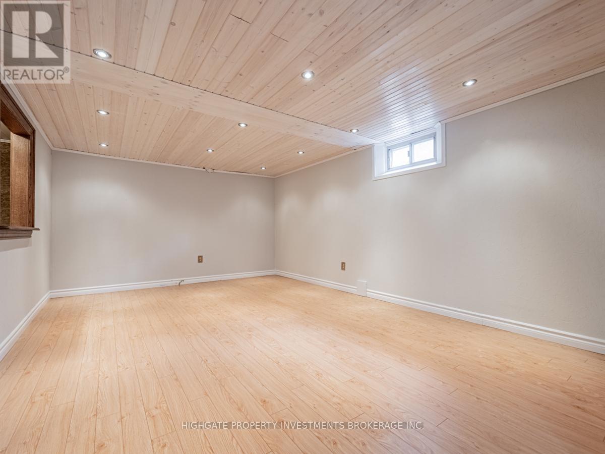 82 Ravenscrest Drive, Toronto, Ontario  M9B 5N3 - Photo 18 - W12454074