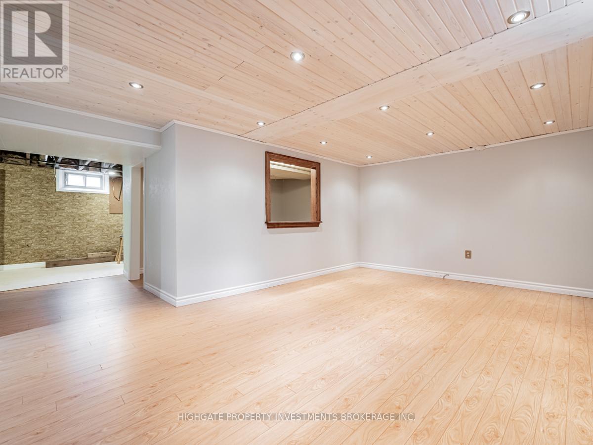 82 Ravenscrest Drive, Toronto, Ontario  M9B 5N3 - Photo 19 - W12454074