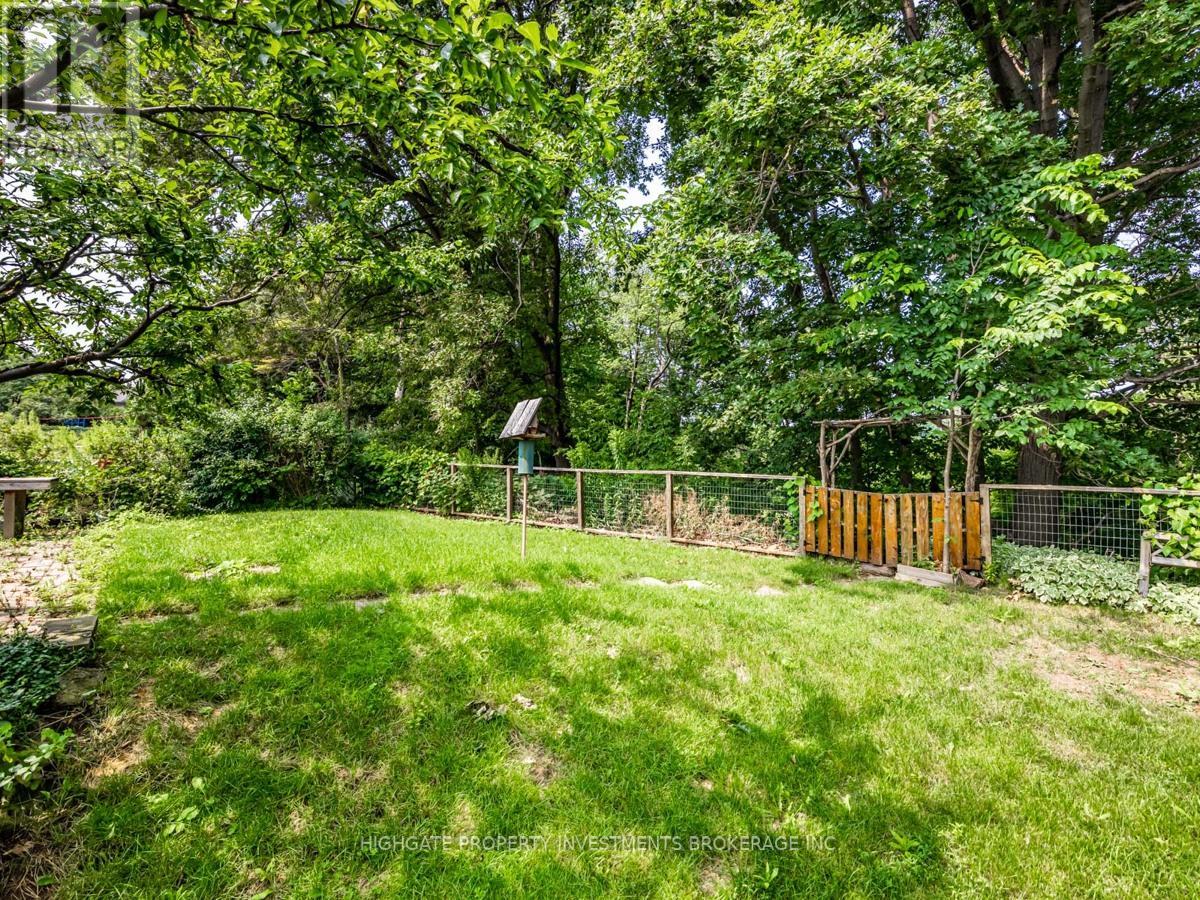82 Ravenscrest Drive, Toronto, Ontario  M9B 5N3 - Photo 28 - W12454074