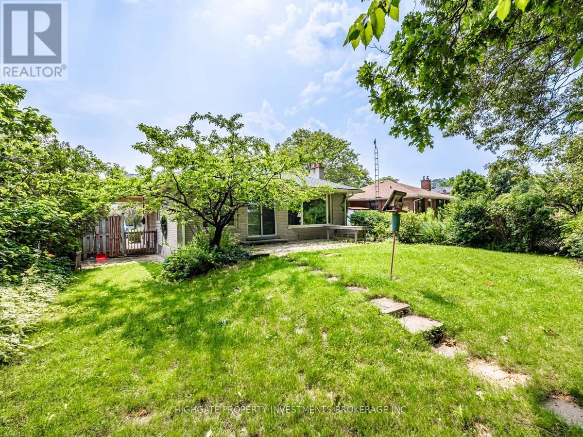 82 Ravenscrest Drive, Toronto, Ontario  M9B 5N3 - Photo 29 - W12454074