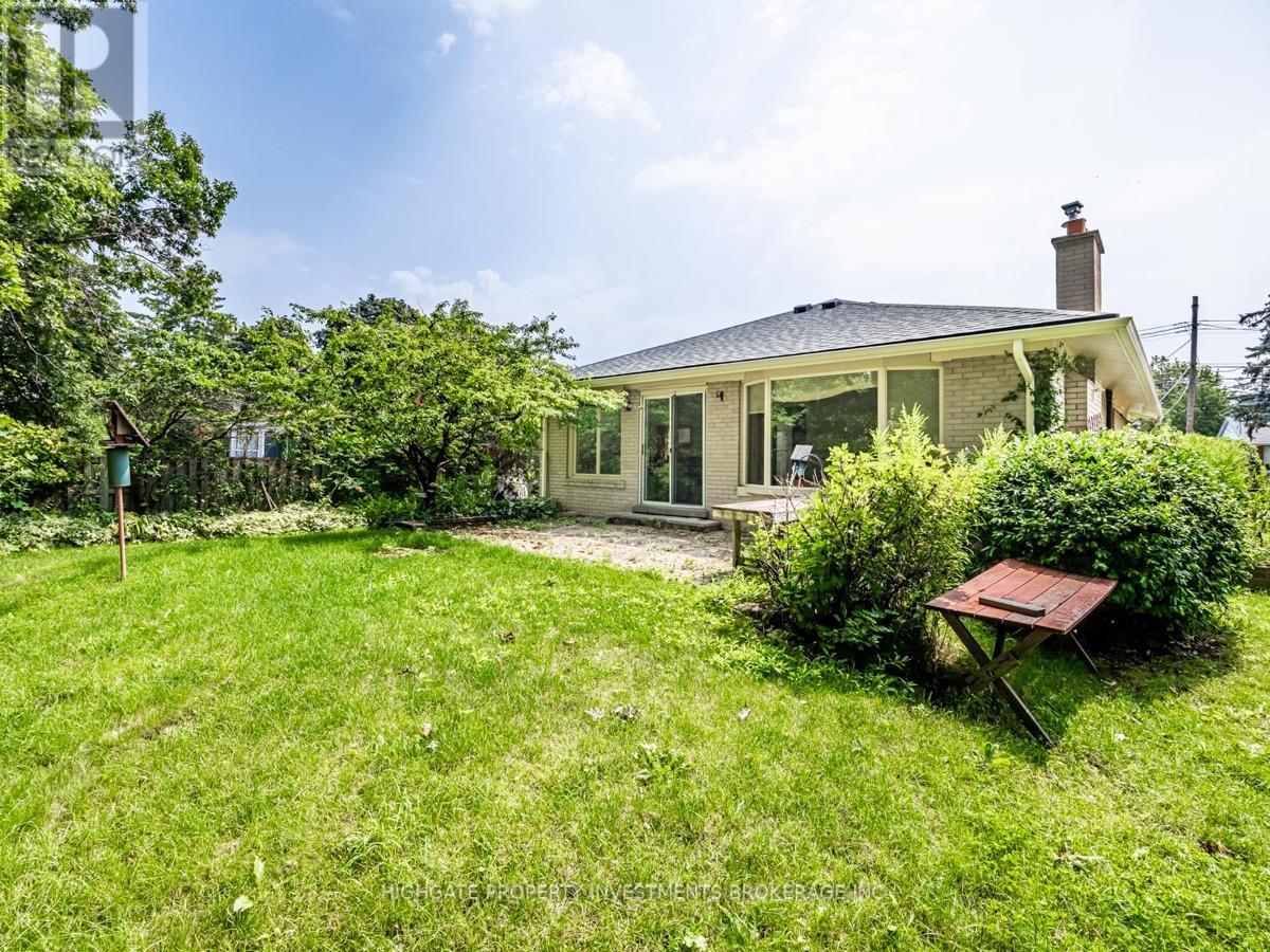 82 Ravenscrest Drive, Toronto, Ontario  M9B 5N3 - Photo 30 - W12454074