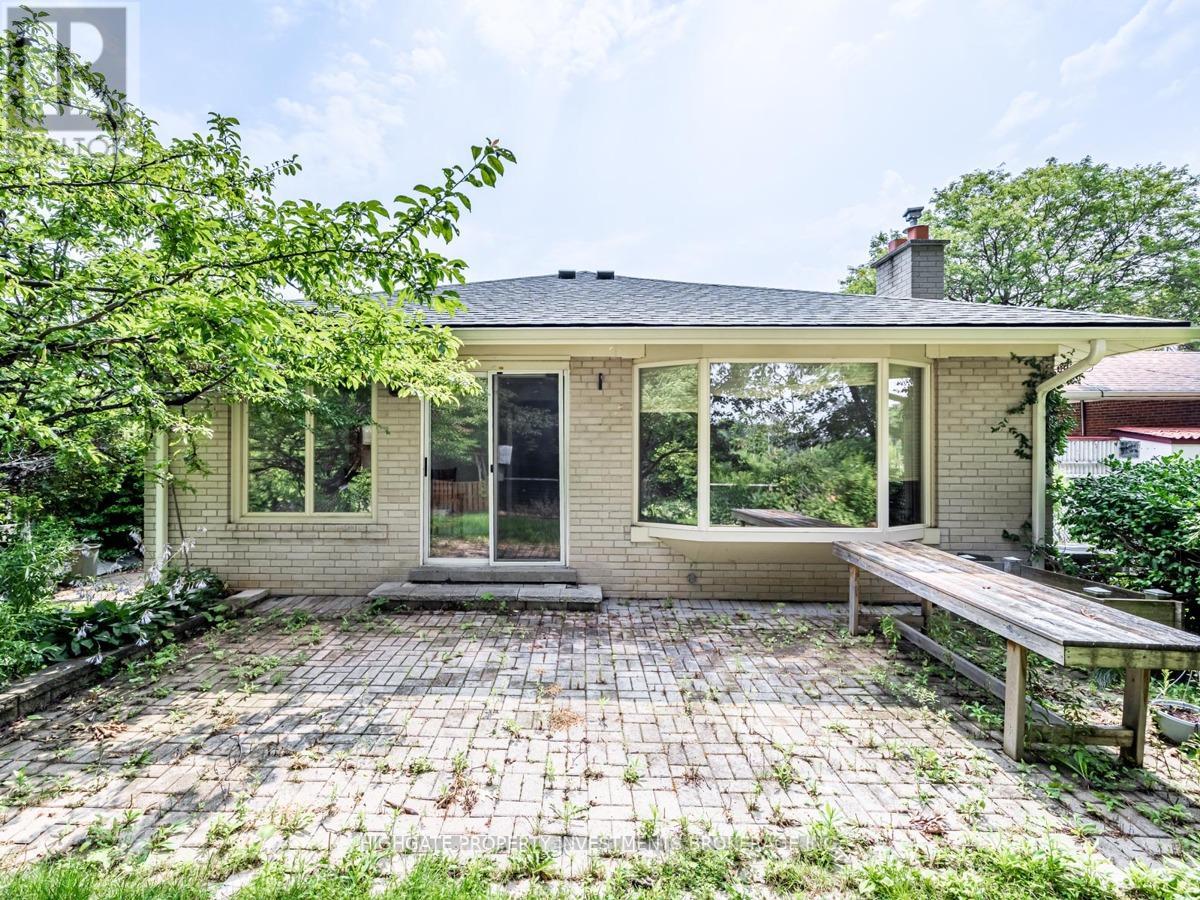 82 Ravenscrest Drive, Toronto, Ontario  M9B 5N3 - Photo 32 - W12454074