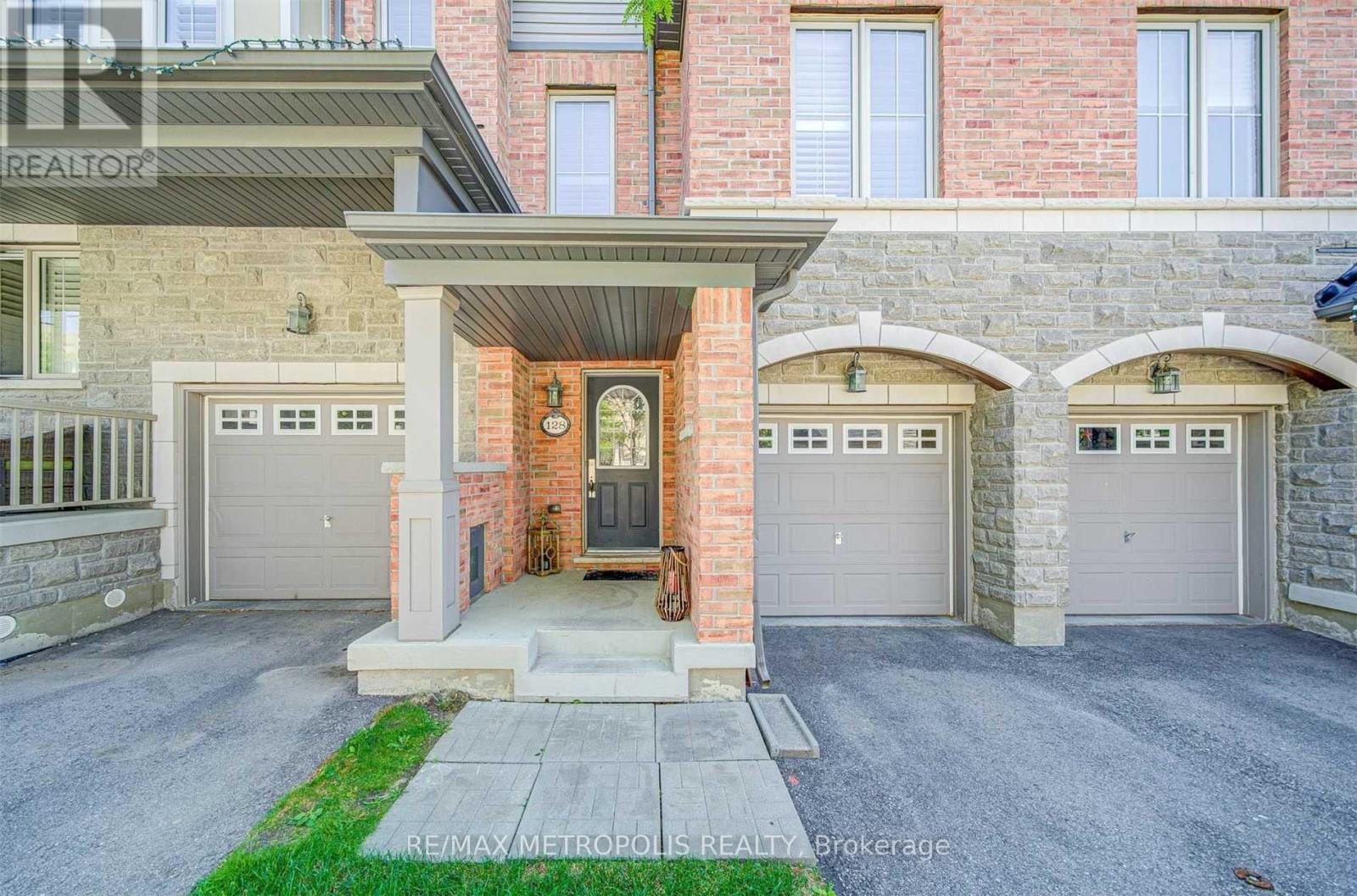 183 - 128 CEDAR LAKE CRESCENT, Brampton, Ontario