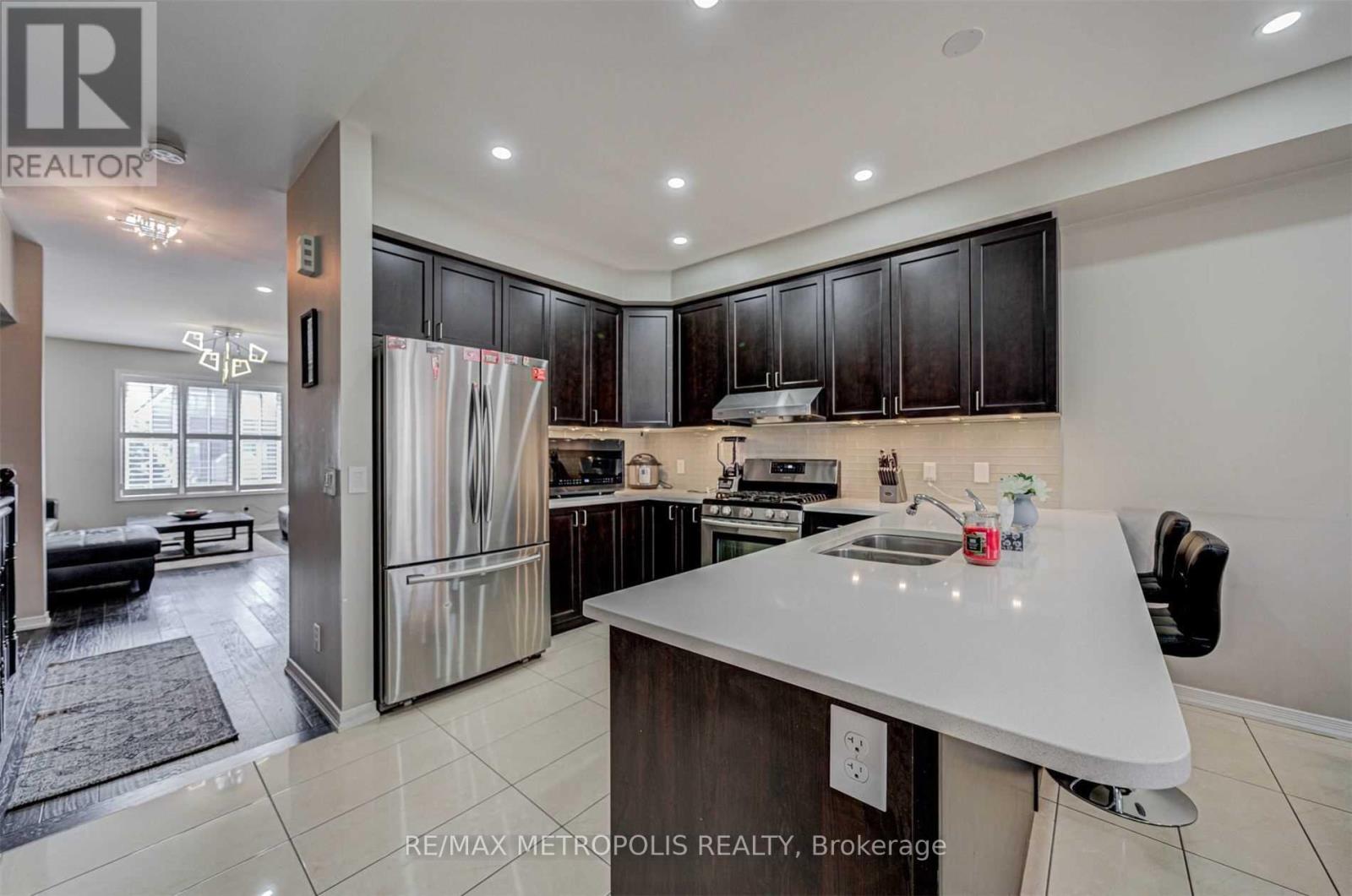 183 - 128 Cedar Lake Crescent, Brampton, Ontario  L6Y 0W3 - Photo 6 - W12454077