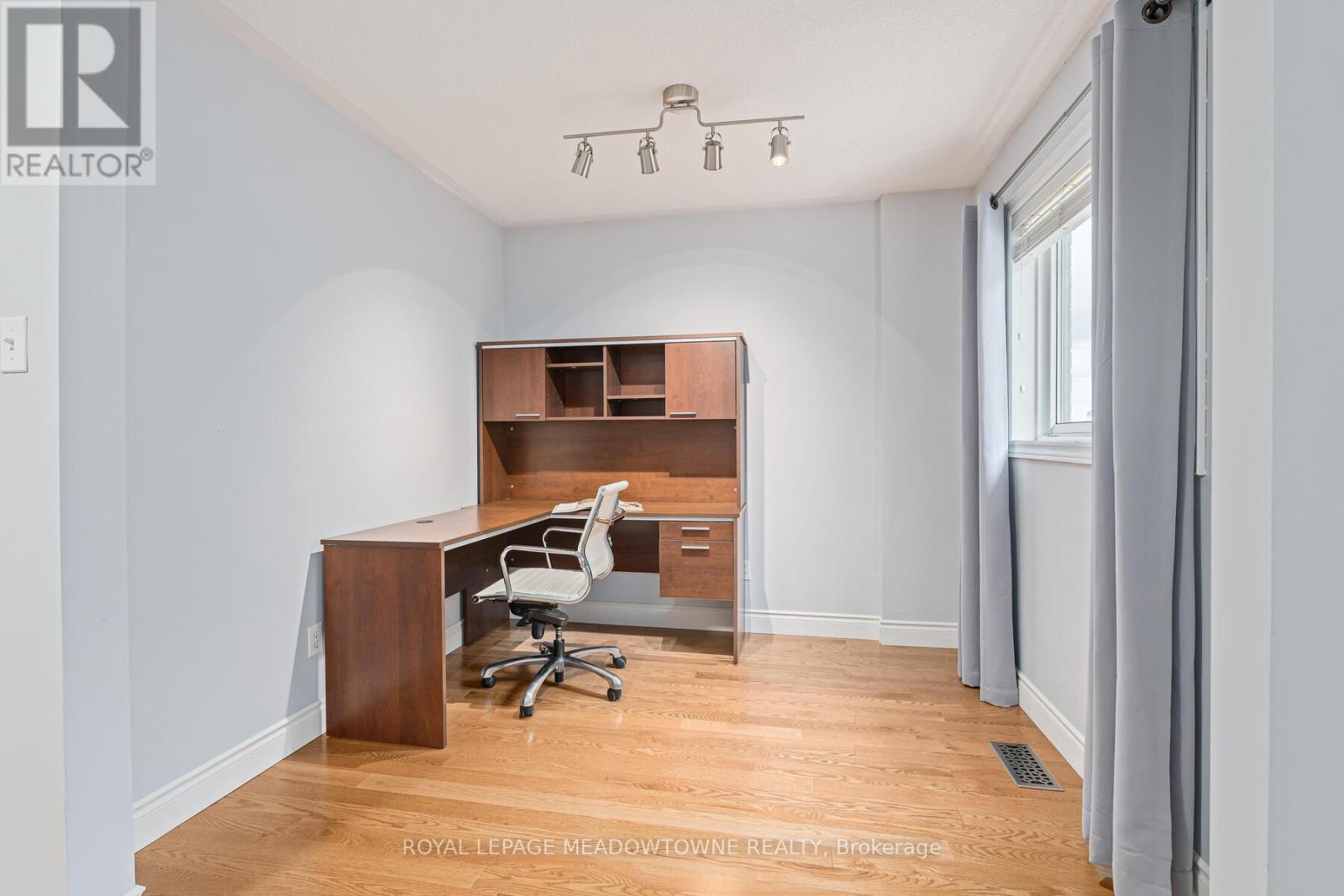 44 James Young Drive, Halton Hills, Ontario  L7G 5S5 - Photo 24 - W12454086