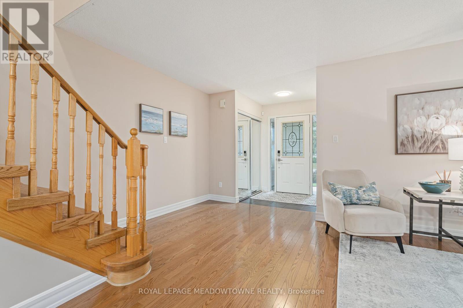 44 James Young Drive, Halton Hills, Ontario  L7G 5S5 - Photo 5 - W12454086