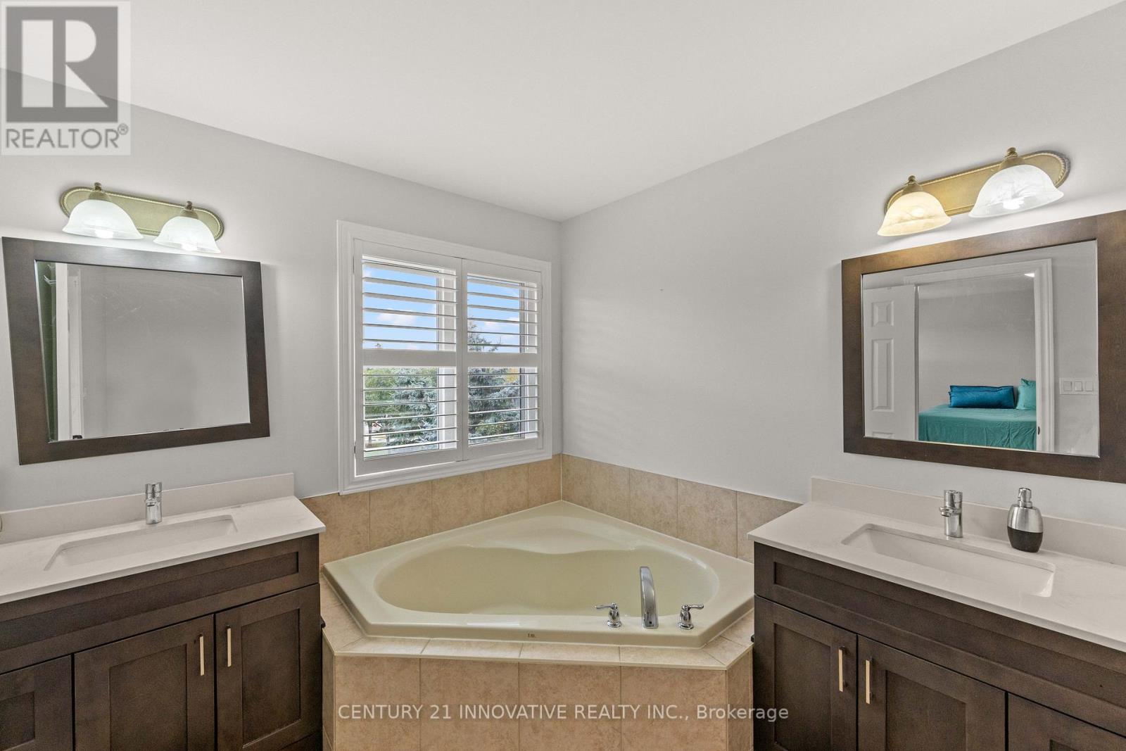3265 Cabano Crescent, Mississauga, Ontario  L5M 0B9 - Photo 21 - W12454101