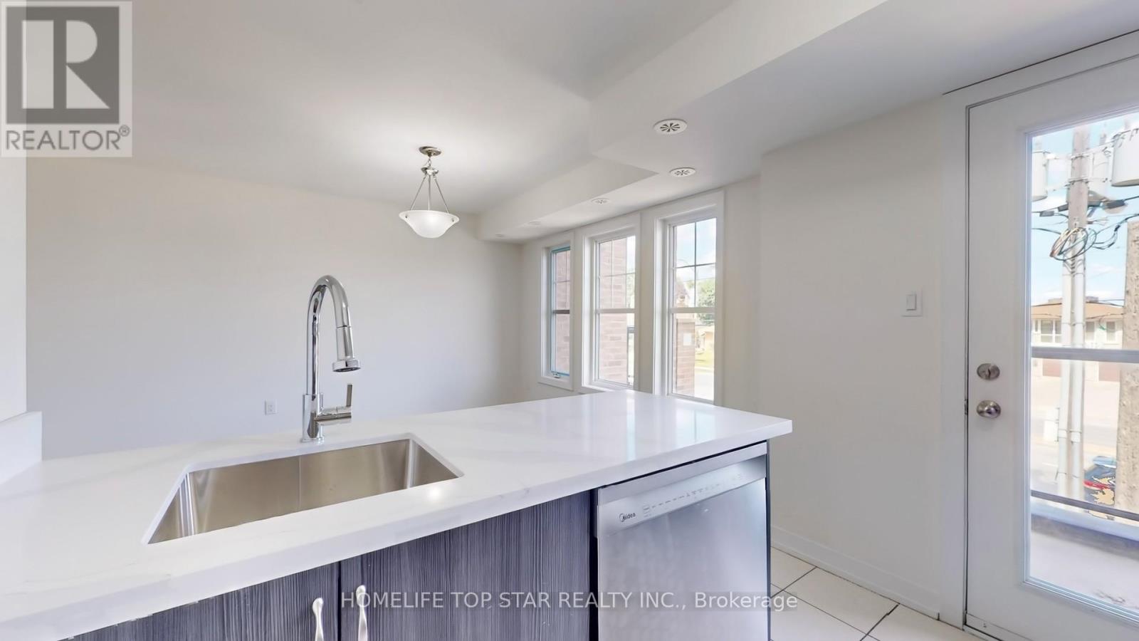 60 - 2315 Sheppard Ave West Avenue, Toronto, Ontario  M9M 0E8 - Photo 10 - W12454102