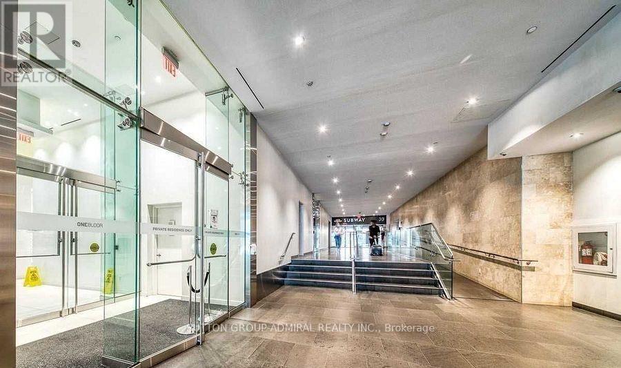 1012 - 1 Bloor Street E, Toronto, Ontario  M4W 1A3 - Photo 35 - C12454078