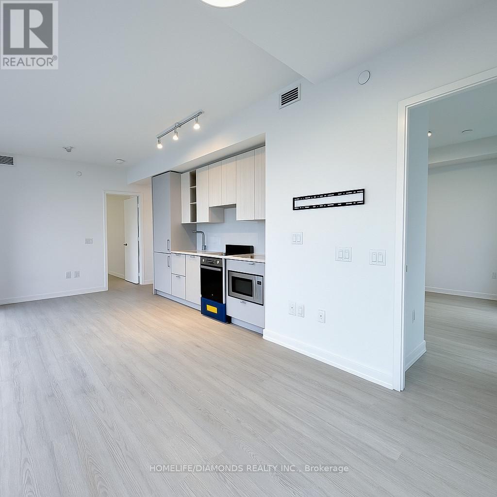 <div class="slider-price">$2,600 Monthly</div><p>4103 - 3883 Quartz Road, Mississauga, Ontario</p>