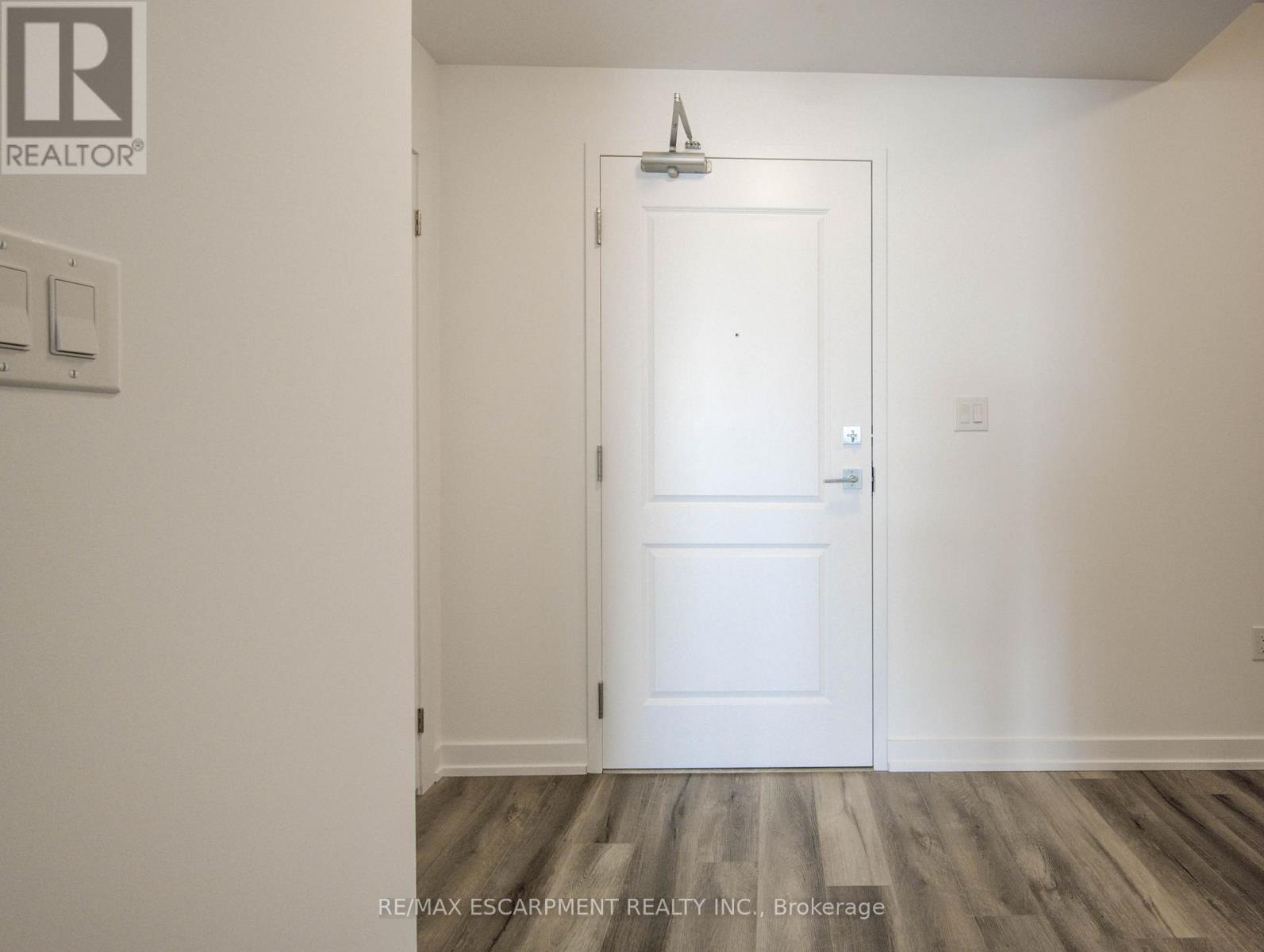 435 - 10 Mallard Trail E, Hamilton, Ontario  L0R 2H1 - Photo 8 - X12427557