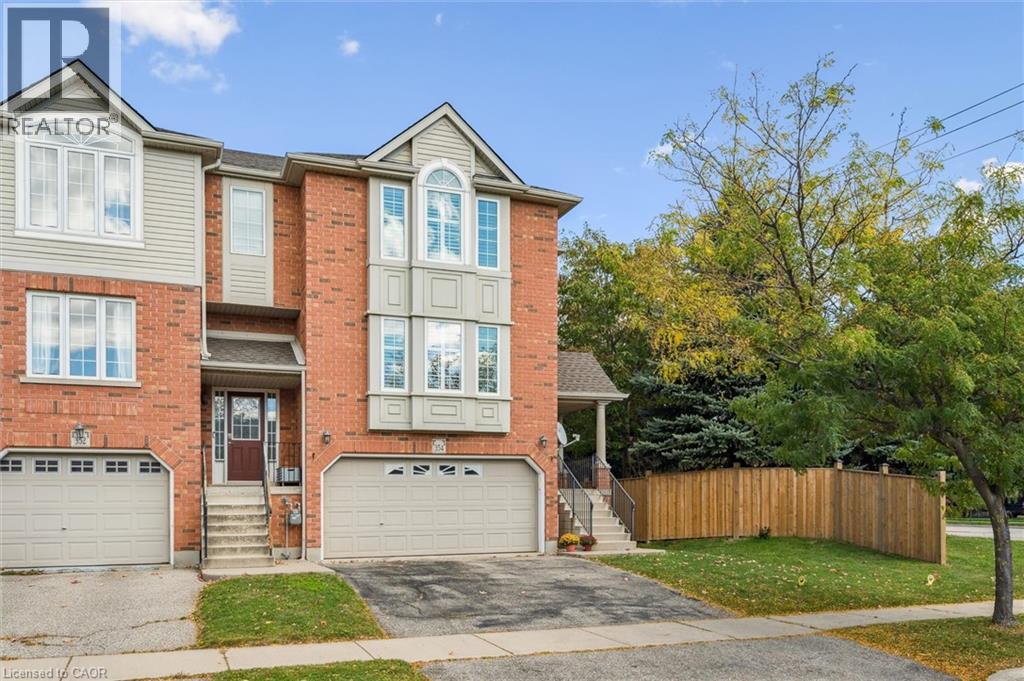 354 Dearborn Boulevard, Waterloo, Ontario  N2J 4Y9 - Photo 2 - 40777031