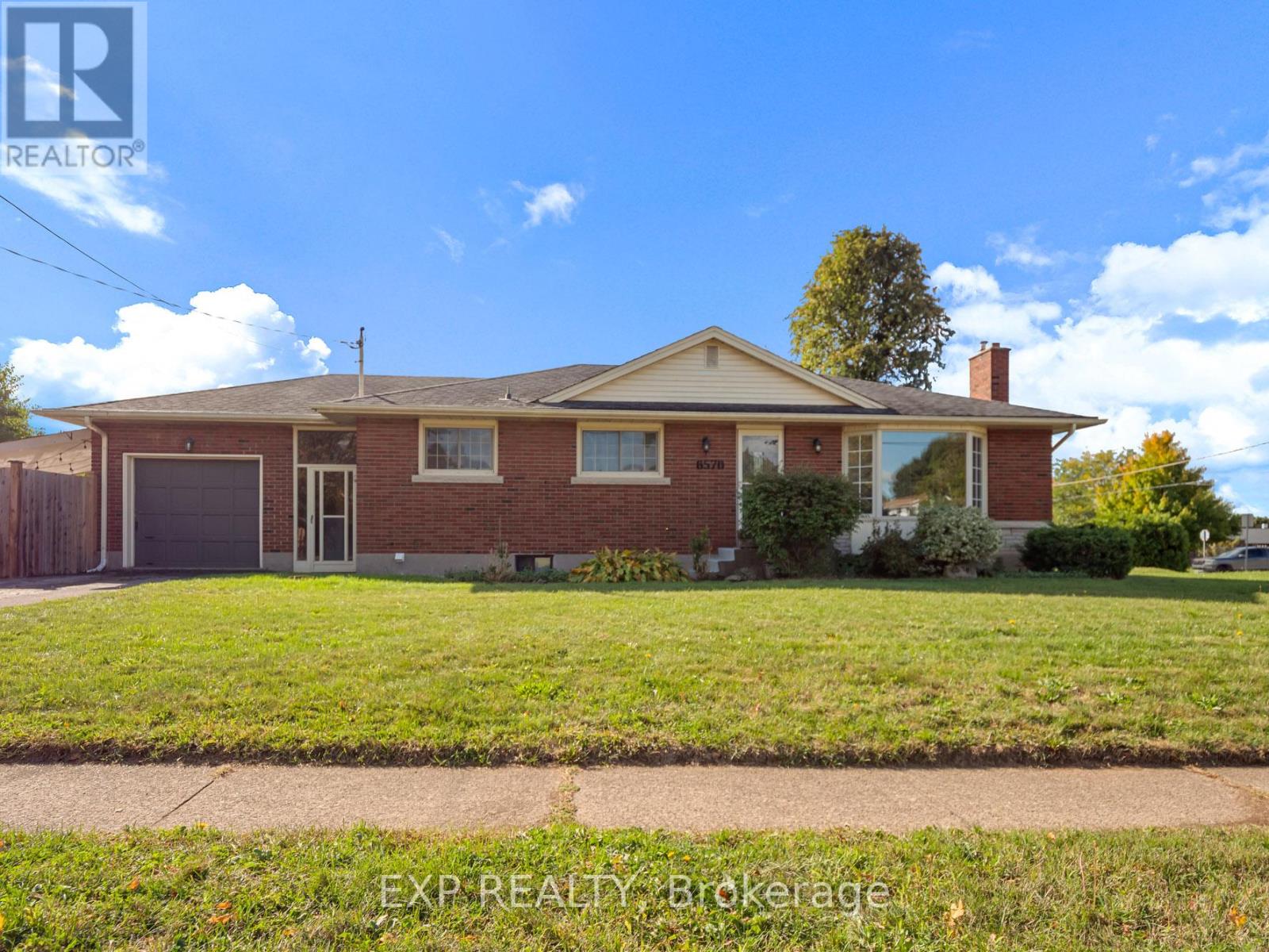 6570 Sherwood Road, Niagara Falls, Ontario  L2E 5M4 - Photo 1 - X12454109