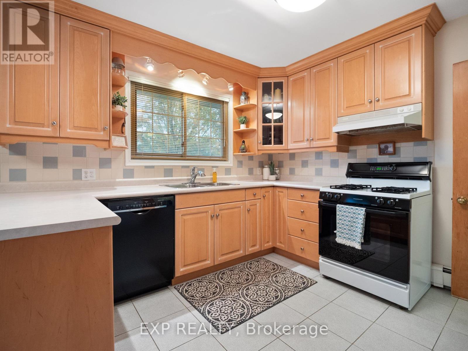 6570 Sherwood Road, Niagara Falls, Ontario  L2E 5M4 - Photo 12 - X12454109