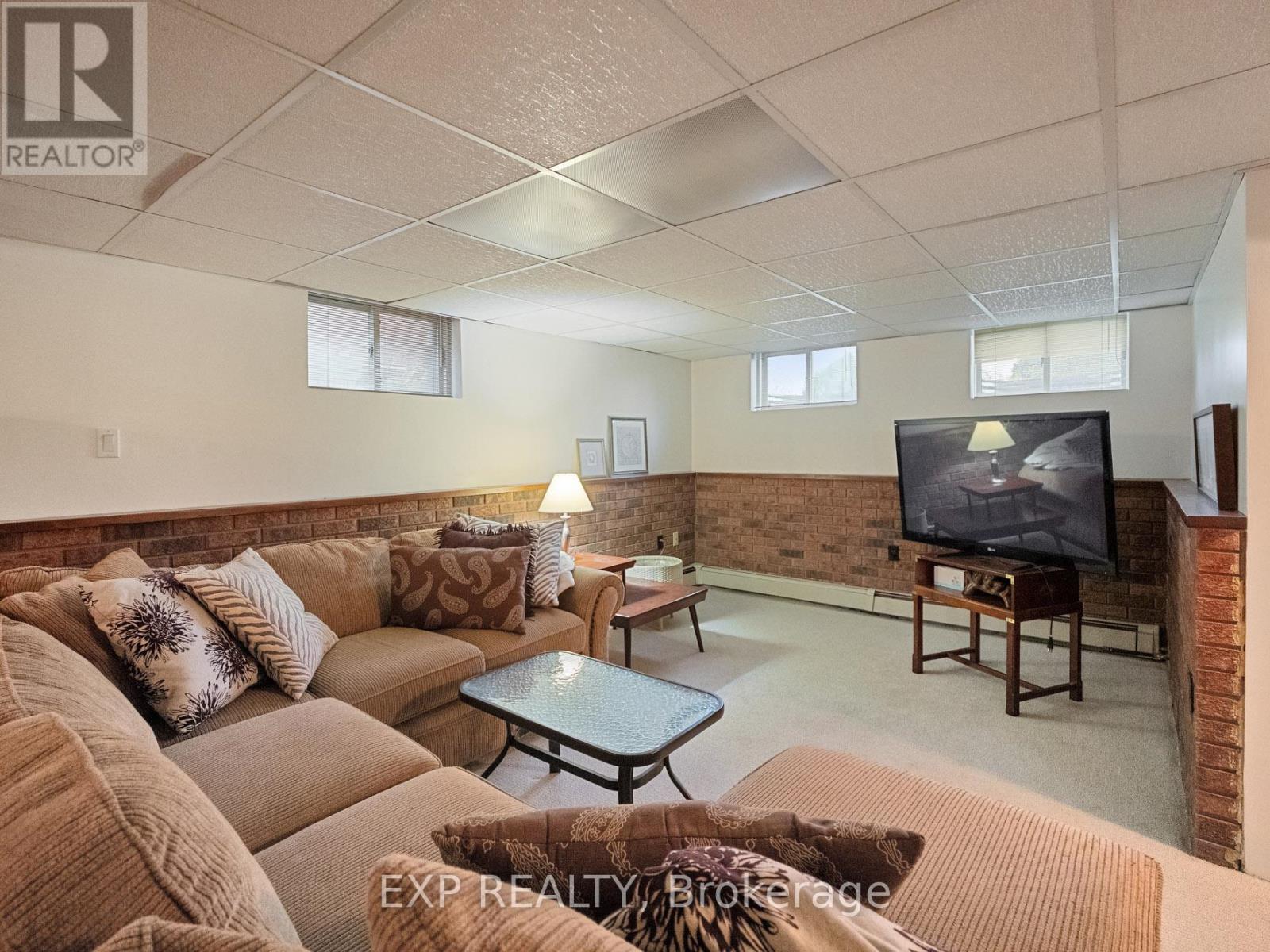 6570 Sherwood Road, Niagara Falls, Ontario  L2E 5M4 - Photo 26 - X12454109