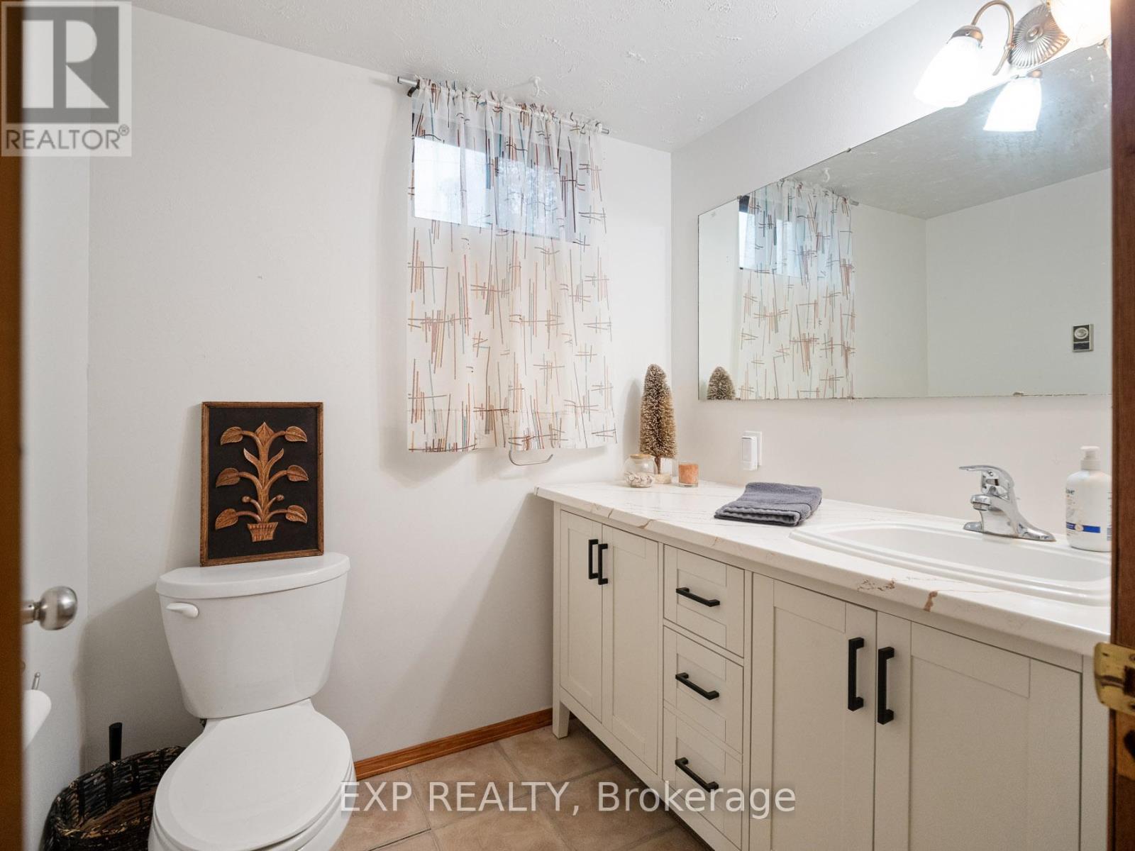 6570 Sherwood Road, Niagara Falls, Ontario  L2E 5M4 - Photo 27 - X12454109