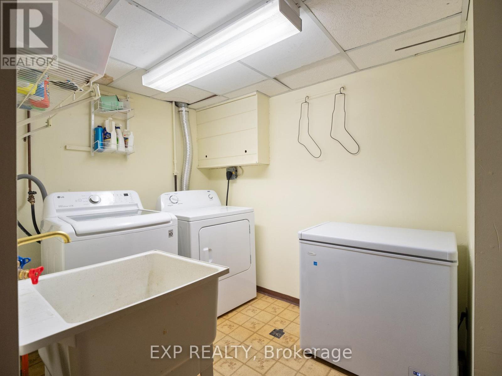6570 Sherwood Road, Niagara Falls, Ontario  L2E 5M4 - Photo 28 - X12454109