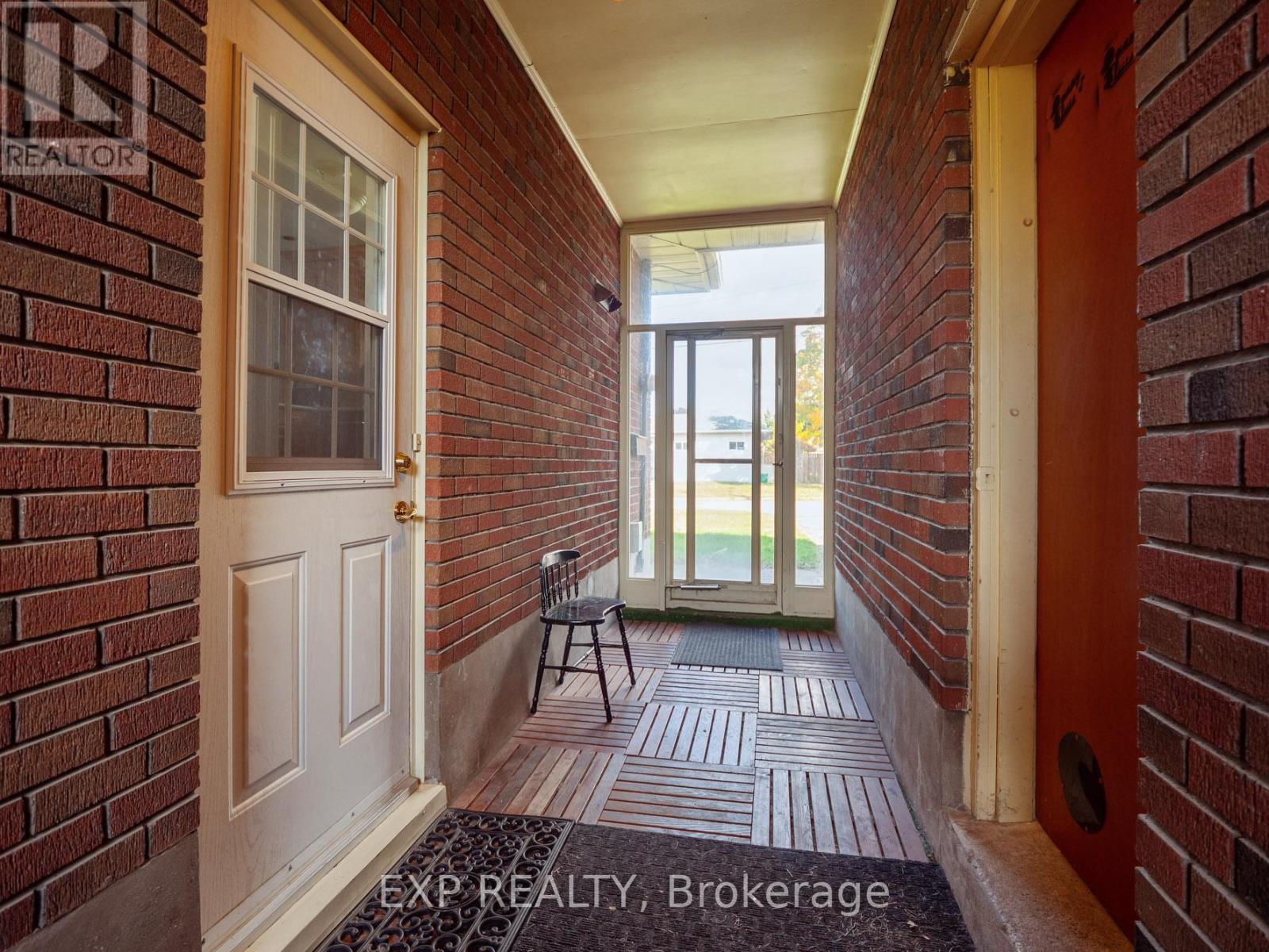6570 Sherwood Road, Niagara Falls, Ontario  L2E 5M4 - Photo 29 - X12454109