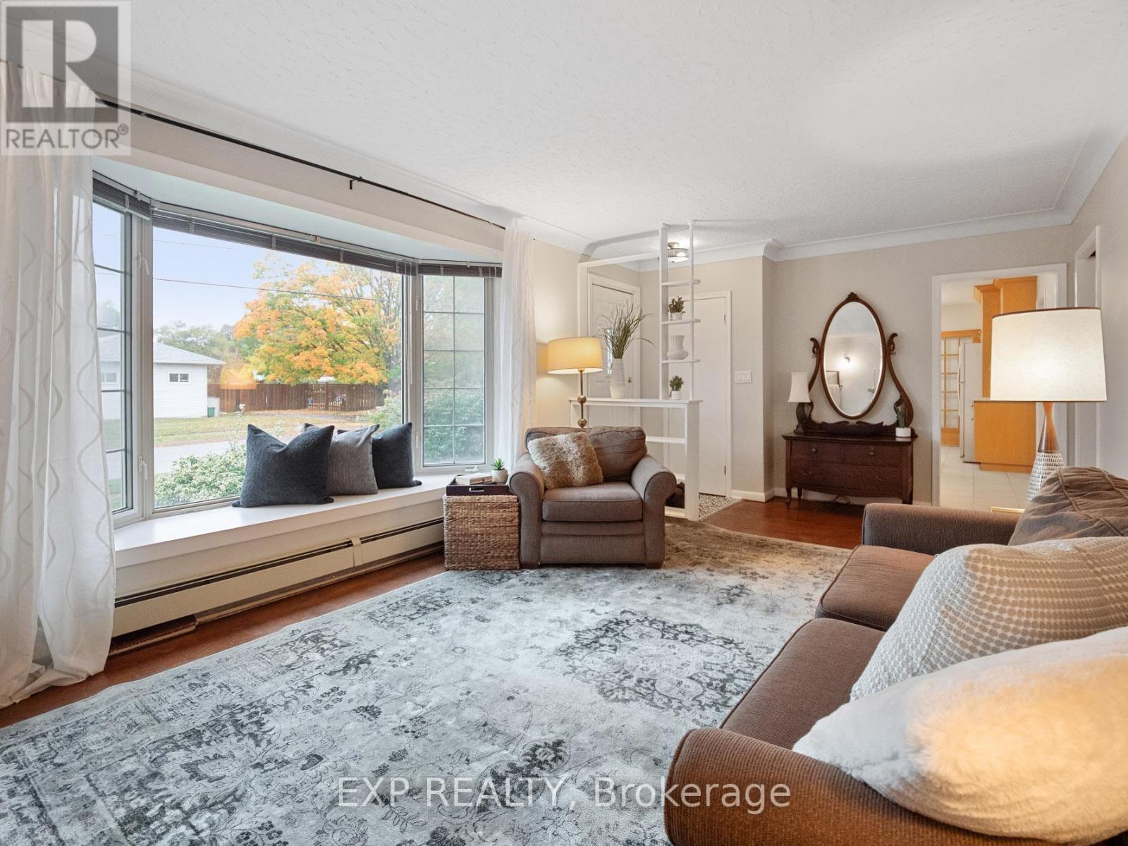 6570 Sherwood Road, Niagara Falls, Ontario  L2E 5M4 - Photo 6 - X12454109