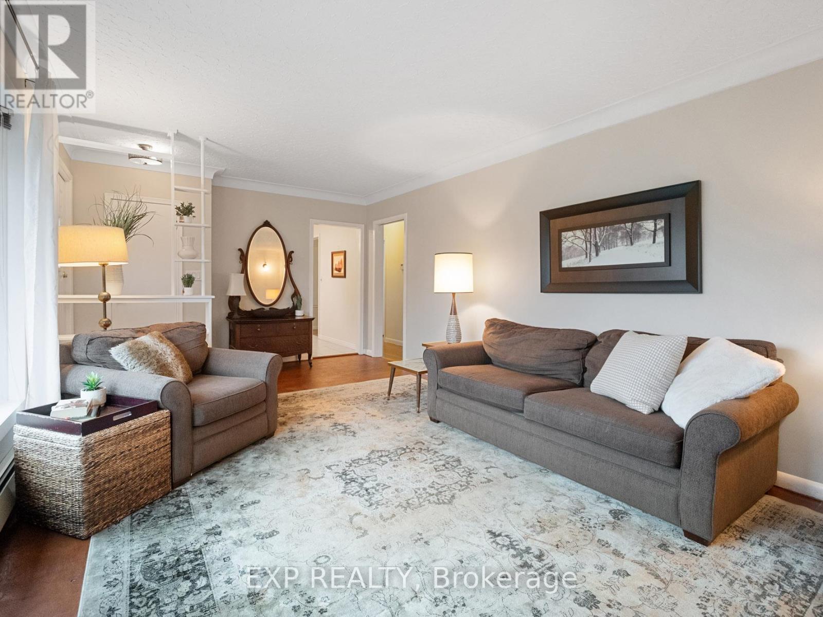 6570 Sherwood Road, Niagara Falls, Ontario  L2E 5M4 - Photo 7 - X12454109