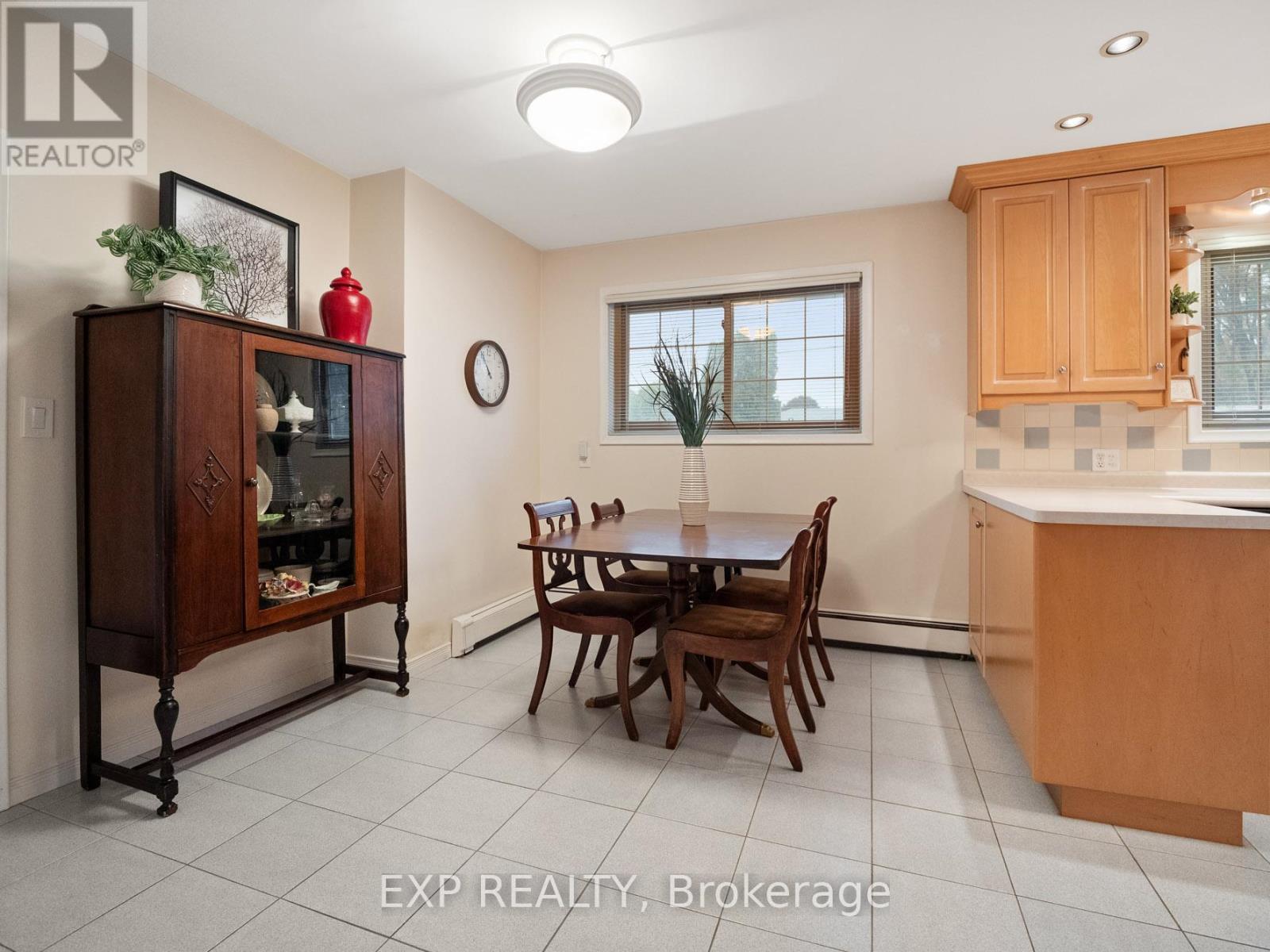 6570 Sherwood Road, Niagara Falls, Ontario  L2E 5M4 - Photo 8 - X12454109