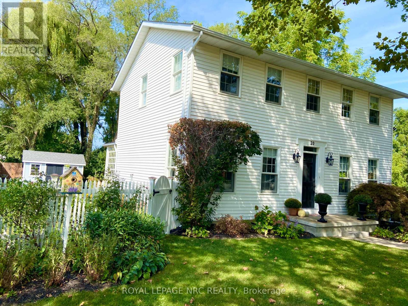20 Dumfries Street, Niagara-On-The-Lake, Ontario  L0S 1J0 - Photo 2 - X12454110
