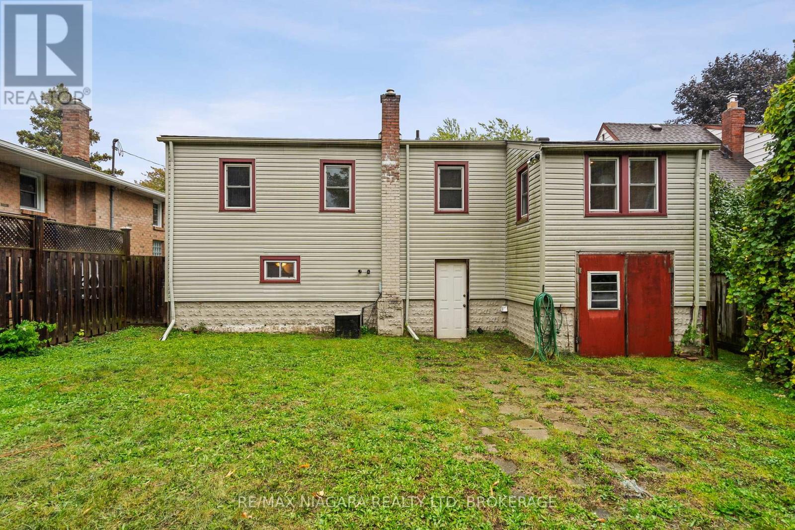 4985 Kingston Avenue, Niagara Falls, Ontario  L2E 5B3 - Photo 4 - X12454141