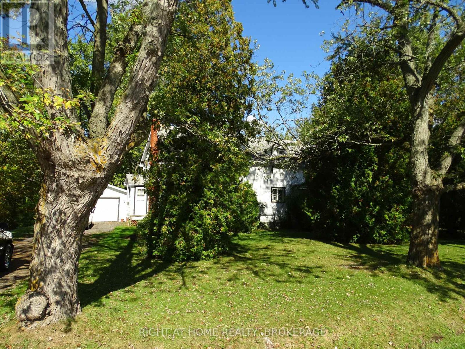 72 Bridge Street W, Thorold, Ontario  L0S 1K0 - Photo 3 - X12454177