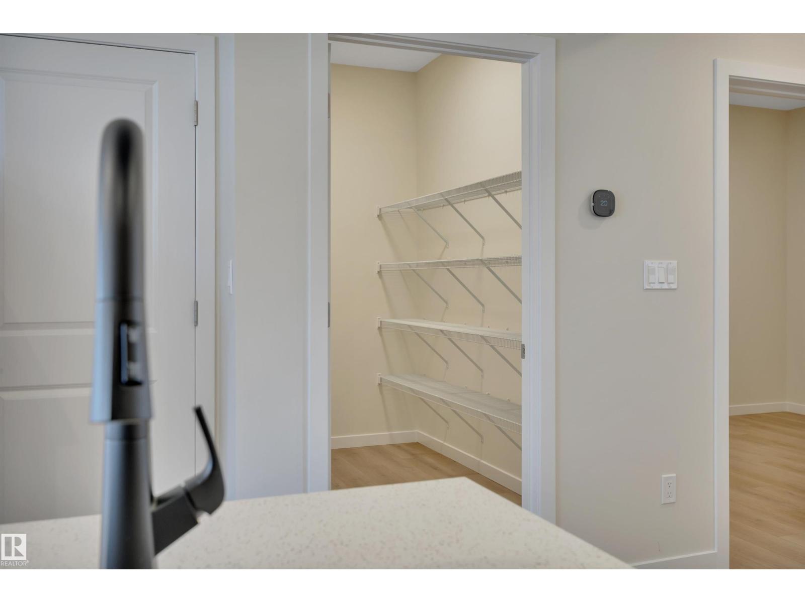 9104 Elves Lo Nw, Edmonton, Alberta  T6M 3G2 - Photo 12 - E4452307