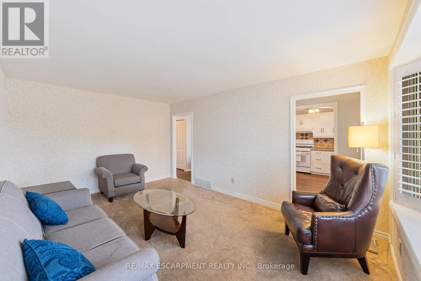 111 Boston Crescent, Hamilton, Ontario  L8T 4N1 - Photo 5 - X12453950