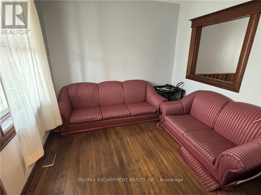 463 East Main Street, Welland, Ontario  L3B 3X7 - Photo 9 - X12453972