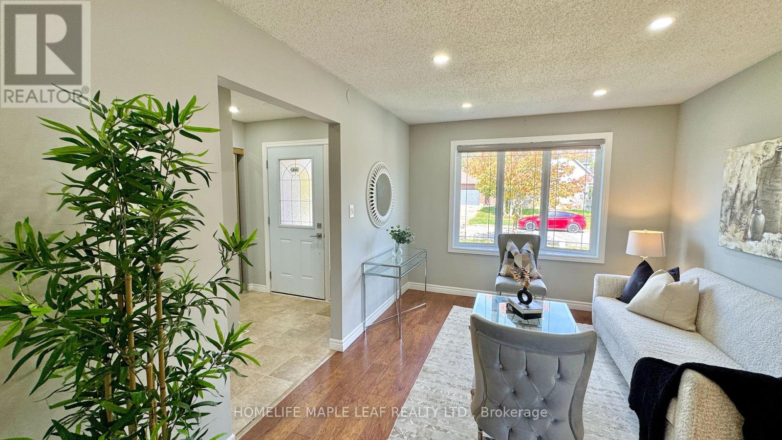 42 Newbury Drive, Kitchener, Ontario  N2N 2X6 - Photo 12 - X12453973