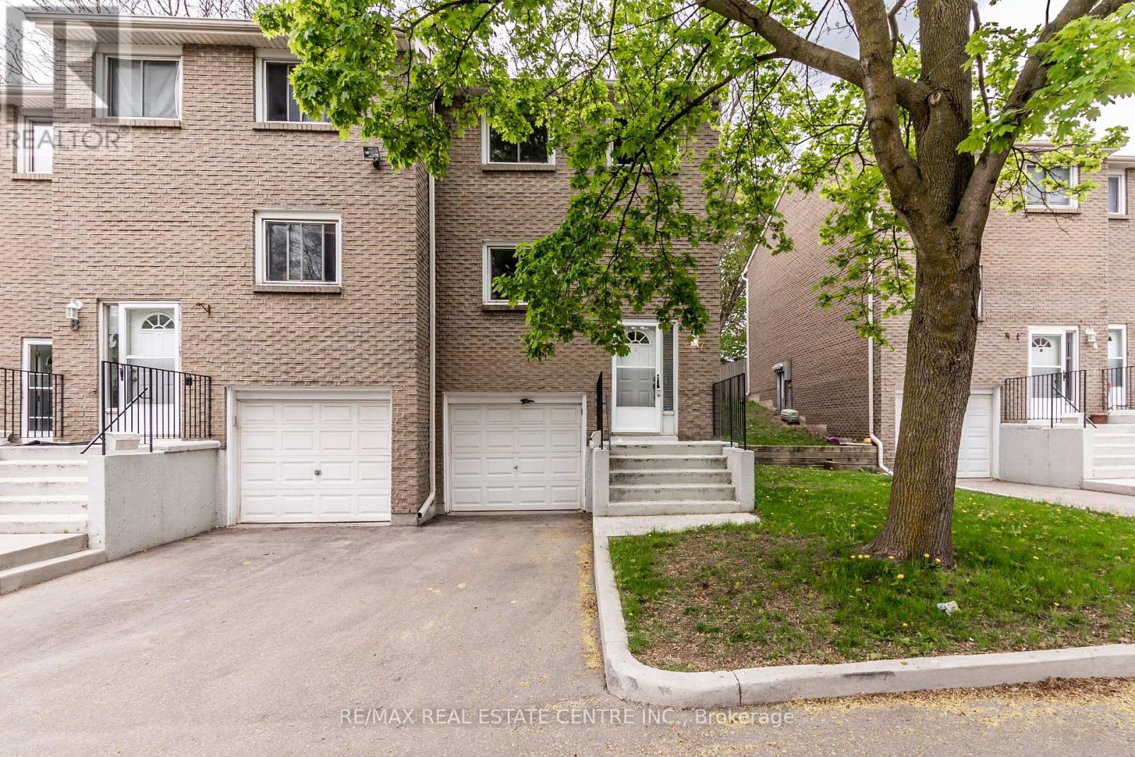 7 - 121 Morgan Avenue, Kitchener, Ontario  N2A 2M4 - Photo 2 - X12454030