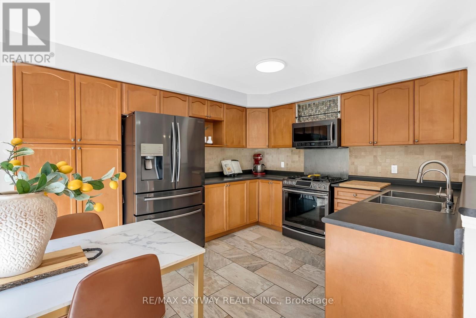 19 Coulthard Boulevard, Cambridge, Ontario  N1T 2E7 - Photo 11 - X12454046