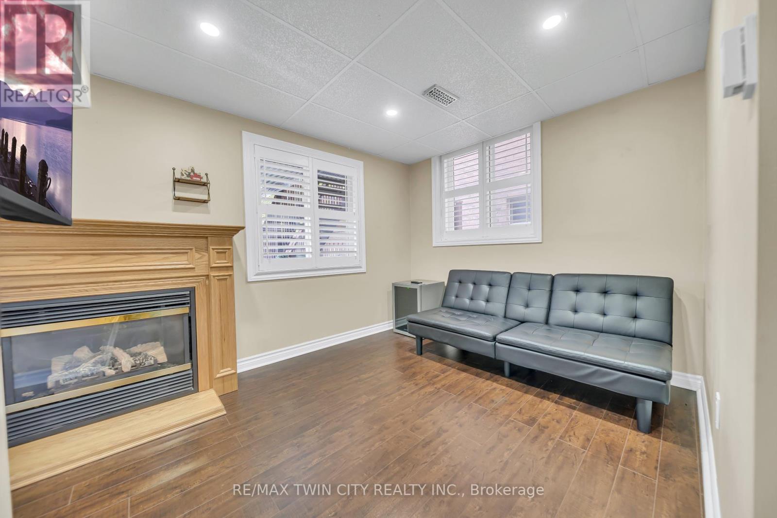 171 Resurrection Drive, Kitchener, Ontario  N2N 3H1 - Photo 30 - X12454073