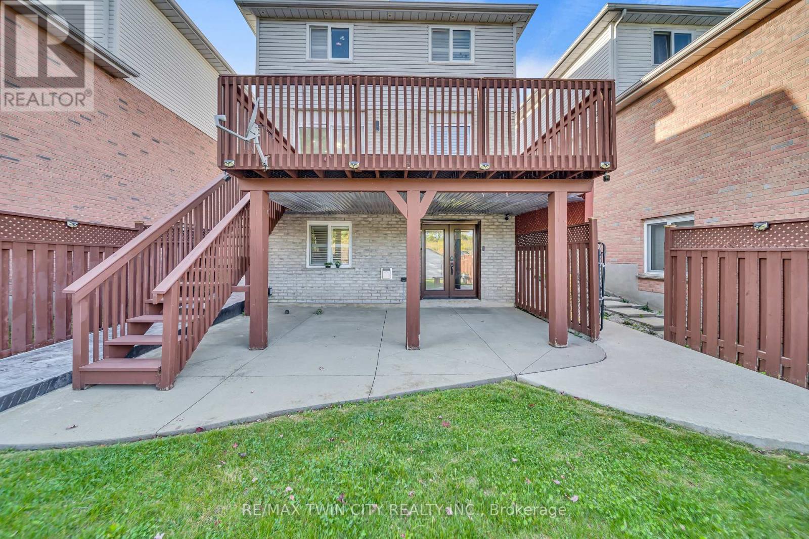 171 Resurrection Drive, Kitchener, Ontario  N2N 3H1 - Photo 34 - X12454073