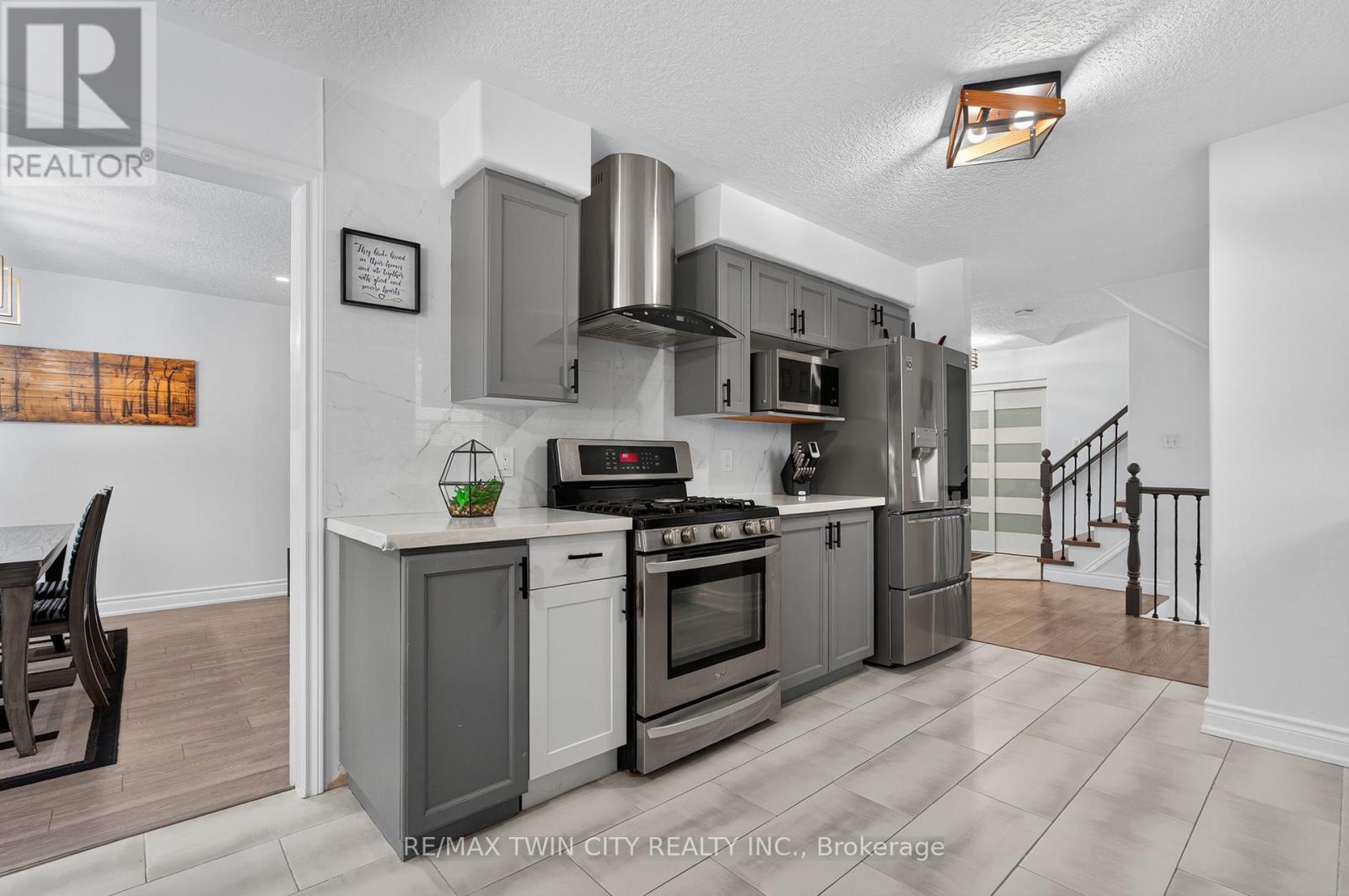 19 Marl Meadow Drive, Kitchener, Ontario  N2R 1L1 - Photo 12 - X12454081