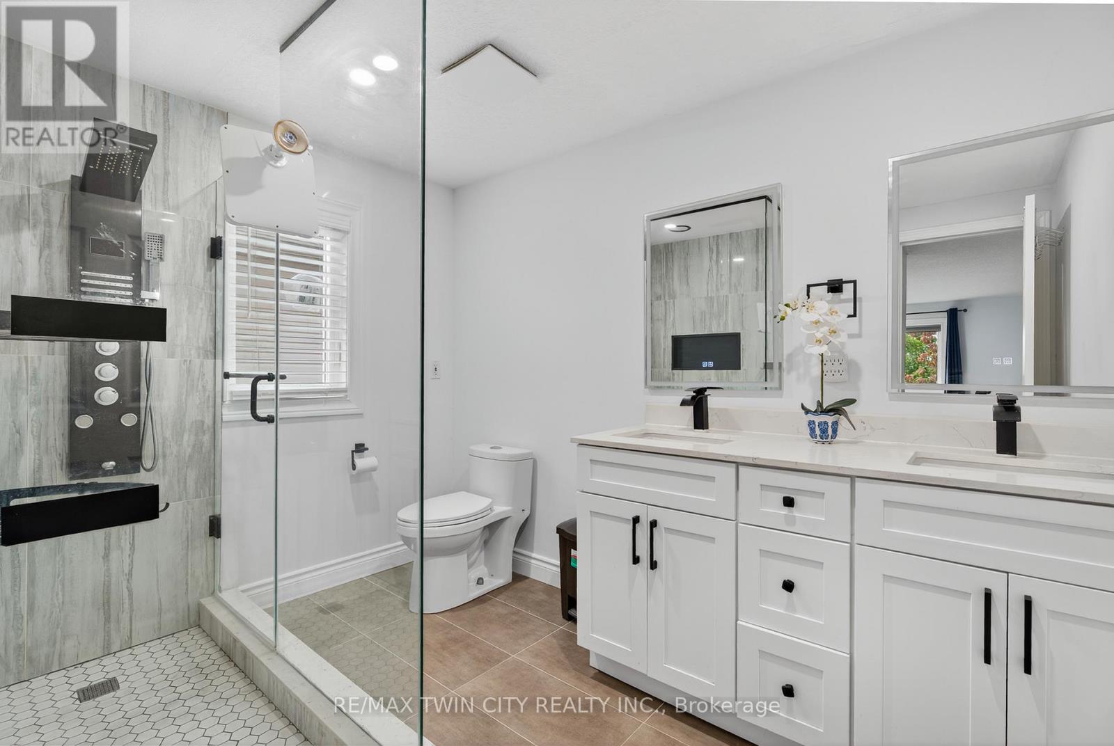 19 Marl Meadow Drive, Kitchener, Ontario  N2R 1L1 - Photo 24 - X12454081