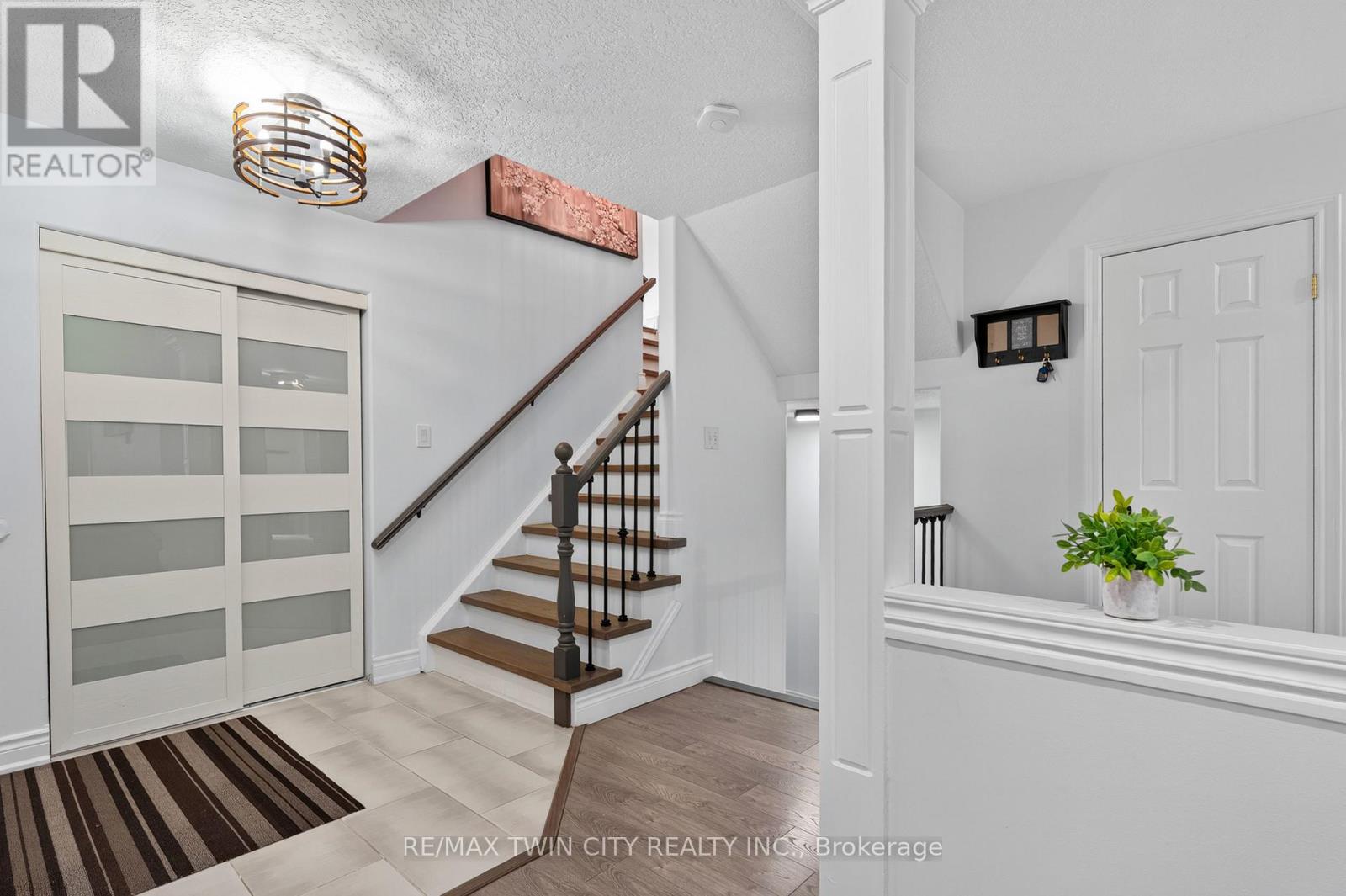 19 Marl Meadow Drive, Kitchener, Ontario  N2R 1L1 - Photo 3 - X12454081
