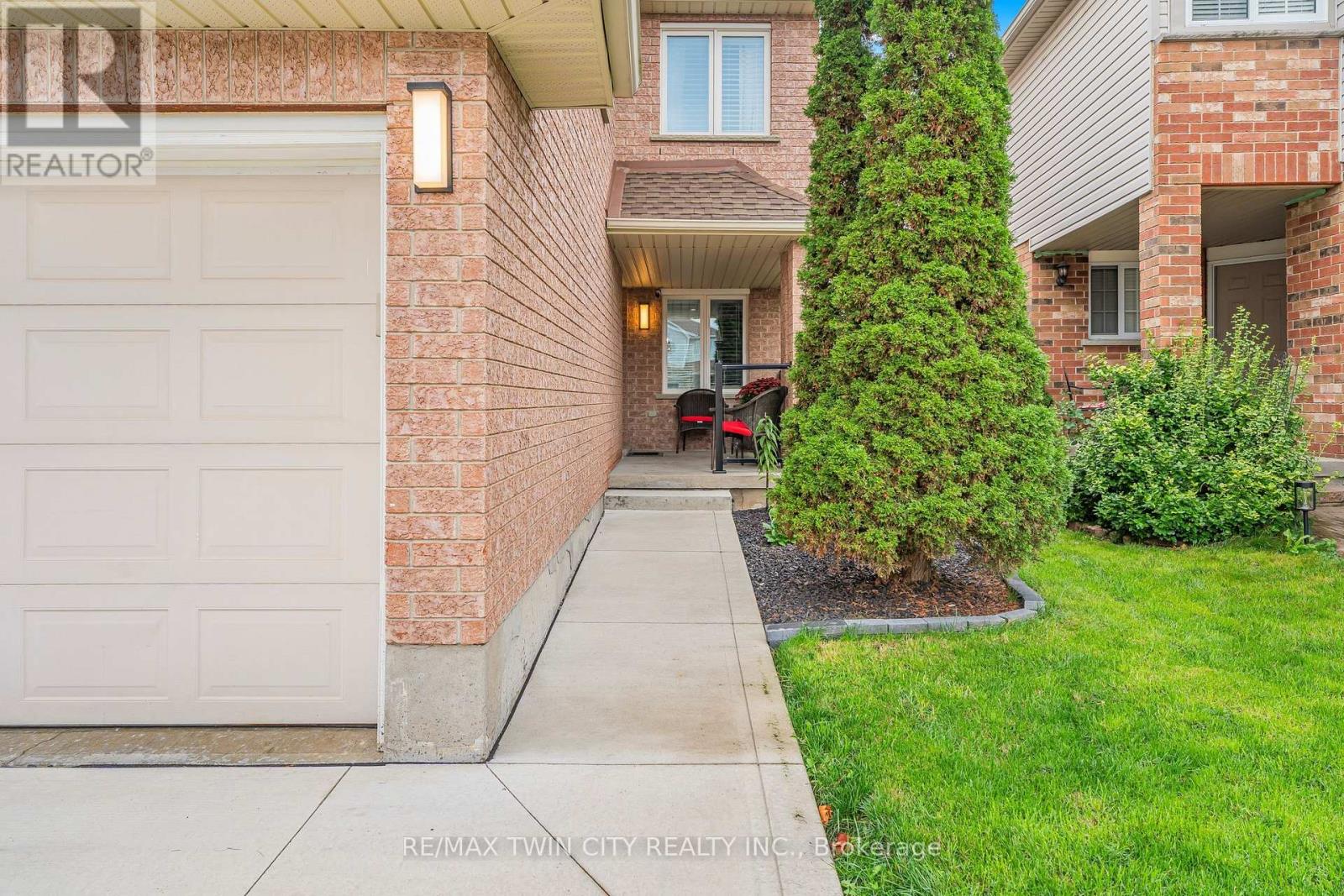 19 Marl Meadow Drive, Kitchener, Ontario  N2R 1L1 - Photo 40 - X12454081