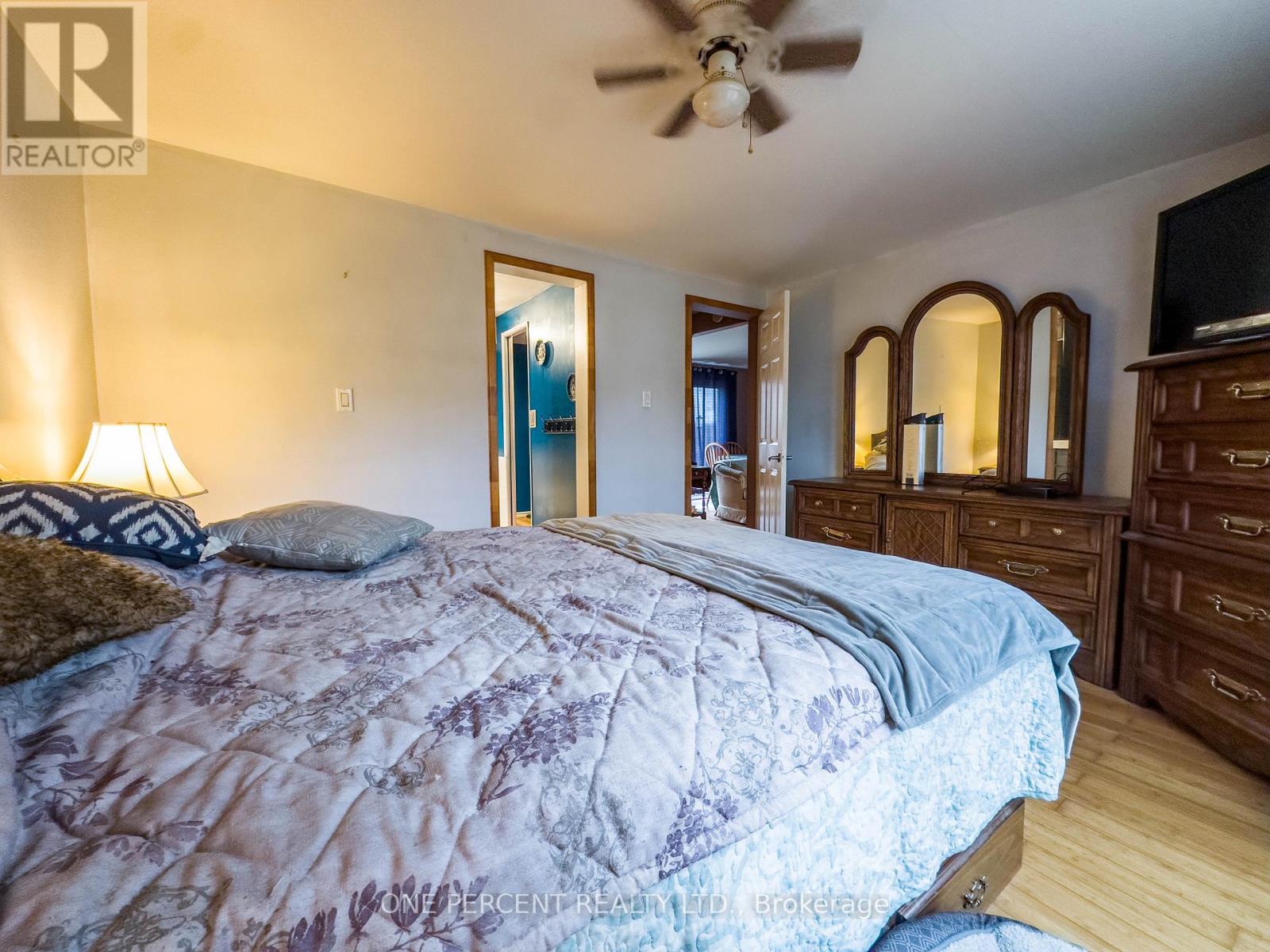 19656 Loyalist Parkway, Prince Edward County, Ontario  K0K 1T0 - Photo 11 - X12454098