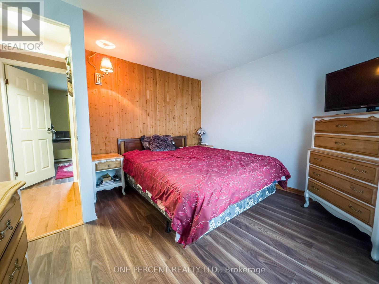 19656 Loyalist Parkway, Prince Edward County, Ontario  K0K 1T0 - Photo 17 - X12454098