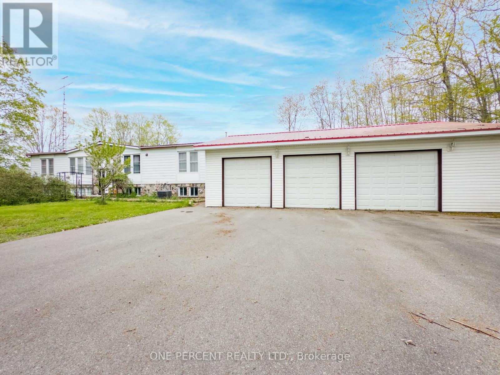 19656 Loyalist Parkway, Prince Edward County, Ontario  K0K 1T0 - Photo 3 - X12454098