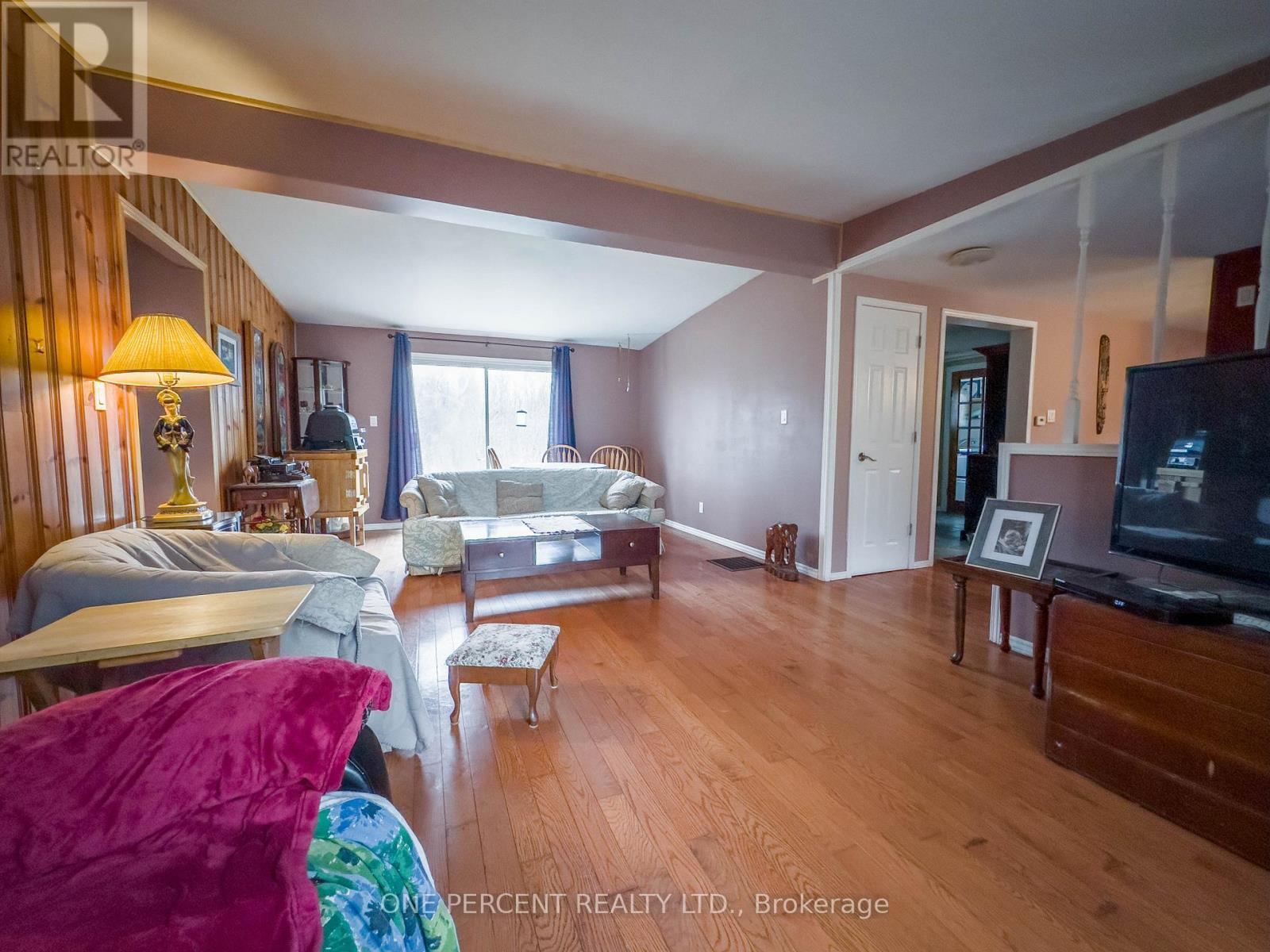 19656 Loyalist Parkway, Prince Edward County, Ontario  K0K 1T0 - Photo 4 - X12454098