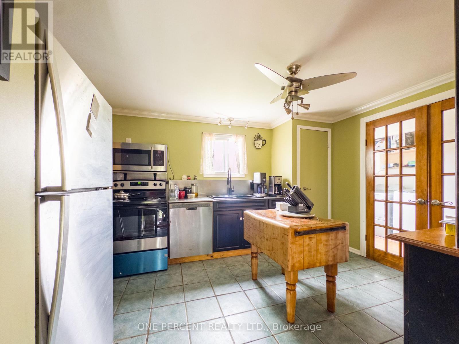 19656 Loyalist Parkway, Prince Edward County, Ontario  K0K 1T0 - Photo 6 - X12454098