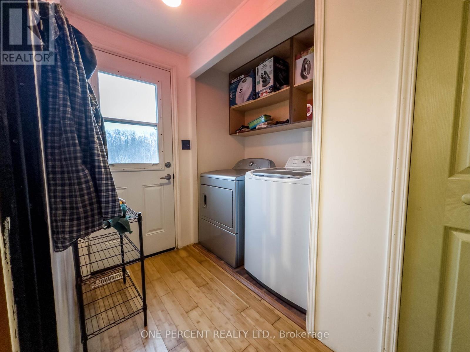 19656 Loyalist Parkway, Prince Edward County, Ontario  K0K 1T0 - Photo 8 - X12454098